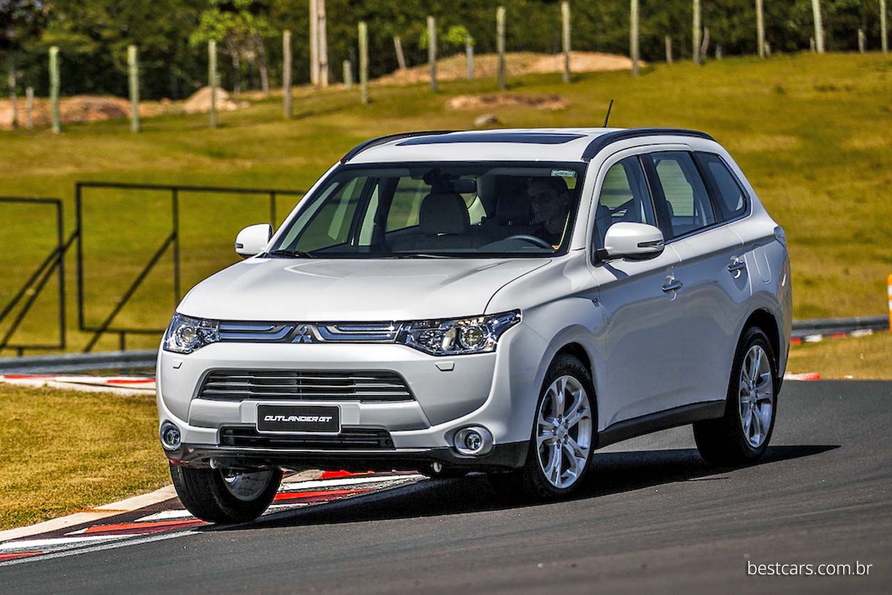 Longa Duração: Mitsubishi Outlander arranca elogios de jipeiros em trilha