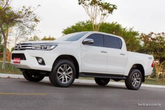 Toyota-Hilux-SRX-20