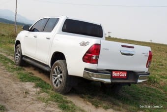 Toyota-Hilux-SRX