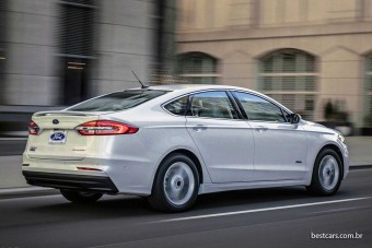 Ford Fusion 2019 02